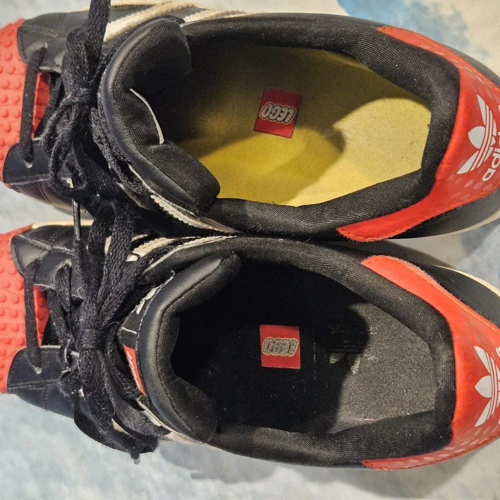 Adidas x LEGO Superstar Kids‎ Size 6.5 Black Red Sneaker Shoes FY8430